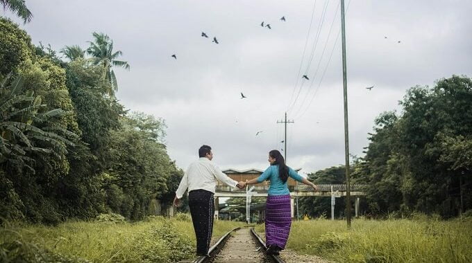 30年ぶりの恋人との再会 ハワイ旅行の誘いに迷う40代女性の心境