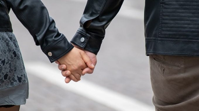 外国人との恋愛 - イミテーション結婚の真相と注意点