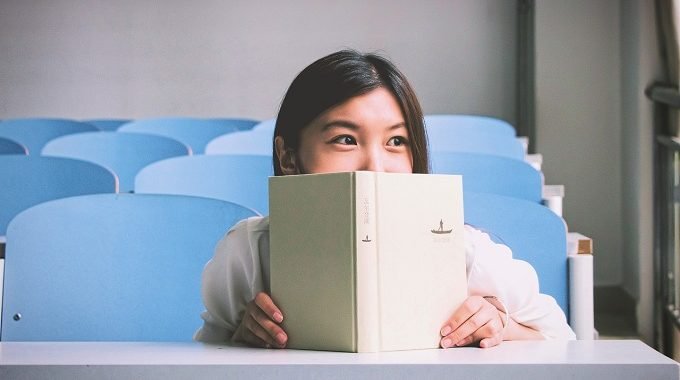 恋愛How to本の効果はいかほど？ - 専門家の意見を参考にモテる女性になる